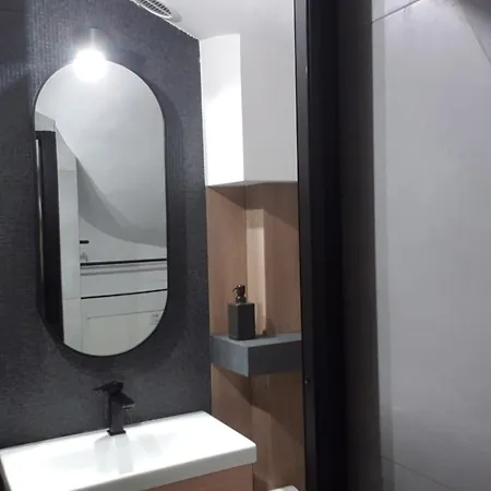 Apartamento Near The Airport- *