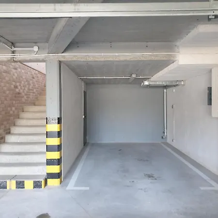 Near The Airport- Apartamento *